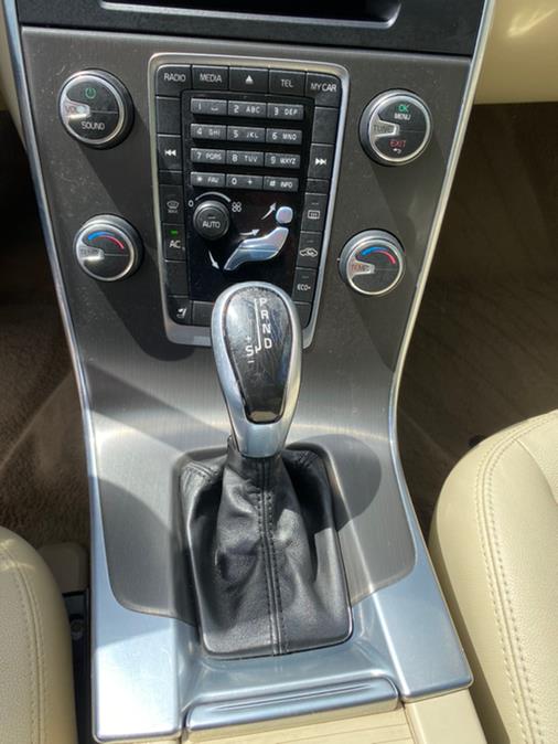 2015 Volvo V60 4dr Wgn T5 Drive-E Premier FWD, available for sale in Canton, Connecticut | Lava Motors 2 Inc. Canton, Connecticut 2015 Volvo V60 4dr Wgn T5 Drive-E Premier FWD, available for sale in Canton, Connecticut | Lava Motors 2 Inc. Canton, Connecticut