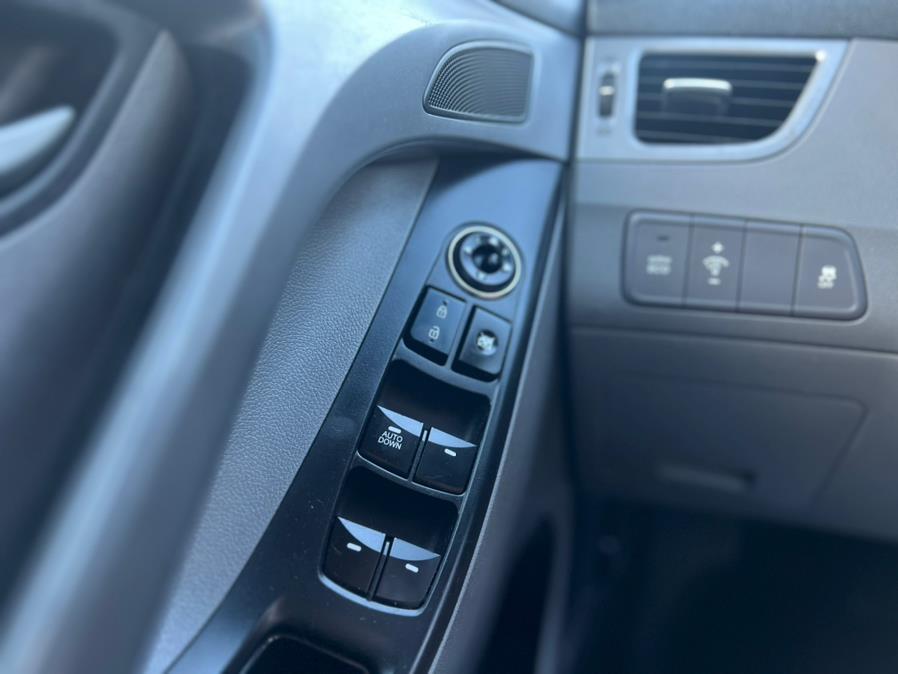 2016 Hyundai Elantra 4dr Sdn Auto SE (Alabama Plant), available for sale in Springfield, Massachusetts | Jordan Auto Sales. Springfield, Massachusetts 2016 Hyundai Elantra 4dr Sdn Auto SE (Alabama Plant), available for sale in Springfield, Massachusetts | Jordan Auto Sales. Springfield, Massachusetts