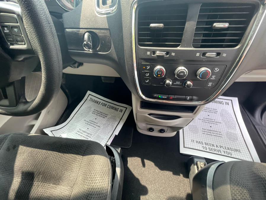 2019 Dodge Grand Caravan SE Wagon, available for sale in Irvington, New Jersey | Elis Motors Corp. Irvington, New Jersey 2019 Dodge Grand Caravan SE Wagon, available for sale in Irvington, New Jersey | Elis Motors Corp. Irvington, New Jersey
