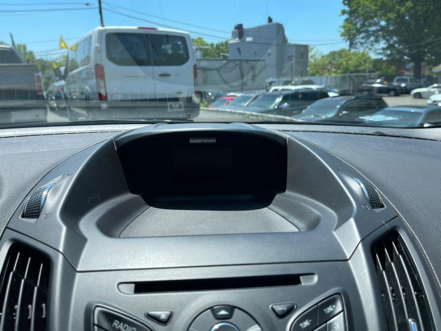 2015 Ford Escape 4WD 4dr SE, available for sale in Irvington, New Jersey | Elis Motors Corp. Irvington, New Jersey 2015 Ford Escape 4WD 4dr SE, available for sale in Irvington, New Jersey | Elis Motors Corp. Irvington, New Jersey