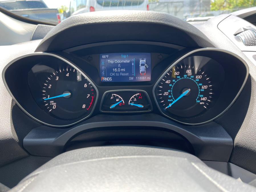 2015 Ford Escape 4WD 4dr SE, available for sale in Irvington, New Jersey | Elis Motors Corp. Irvington, New Jersey 2015 Ford Escape 4WD 4dr SE, available for sale in Irvington, New Jersey | Elis Motors Corp. Irvington, New Jersey