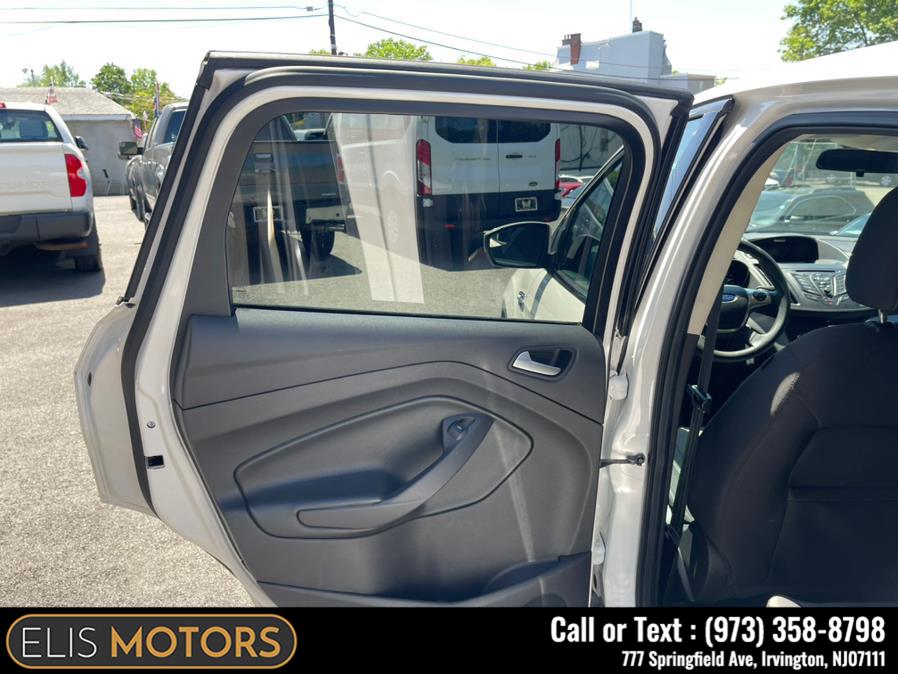 2015 Ford Escape 4WD 4dr SE, available for sale in Irvington, New Jersey | Elis Motors Corp. Irvington, New Jersey 2015 Ford Escape 4WD 4dr SE, available for sale in Irvington, New Jersey | Elis Motors Corp. Irvington, New Jersey