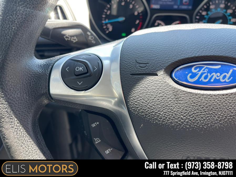 2015 Ford Escape 4WD 4dr SE, available for sale in Irvington, New Jersey | Elis Motors Corp. Irvington, New Jersey 2015 Ford Escape 4WD 4dr SE, available for sale in Irvington, New Jersey | Elis Motors Corp. Irvington, New Jersey