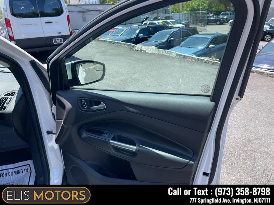 2015 Ford Escape 4WD 4dr SE, available for sale in Irvington, New Jersey | Elis Motors Corp. Irvington, New Jersey 2015 Ford Escape 4WD 4dr SE, available for sale in Irvington, New Jersey | Elis Motors Corp. Irvington, New Jersey