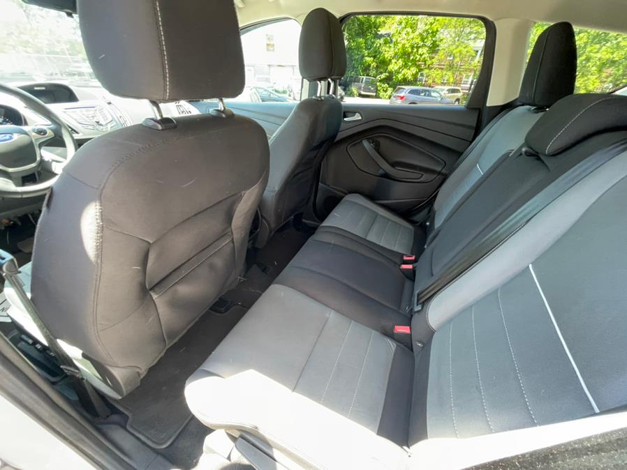 2015 Ford Escape 4WD 4dr SE, available for sale in Irvington, New Jersey | Elis Motors Corp. Irvington, New Jersey 2015 Ford Escape 4WD 4dr SE, available for sale in Irvington, New Jersey | Elis Motors Corp. Irvington, New Jersey