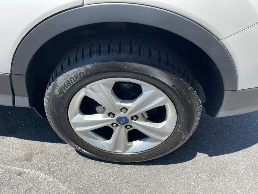 2015 Ford Escape 4WD 4dr SE, available for sale in Irvington, New Jersey | Elis Motors Corp. Irvington, New Jersey 2015 Ford Escape 4WD 4dr SE, available for sale in Irvington, New Jersey | Elis Motors Corp. Irvington, New Jersey