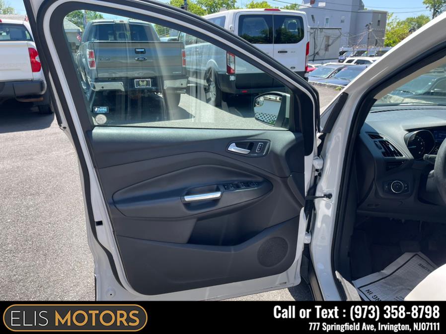 2015 Ford Escape 4WD 4dr SE, available for sale in Irvington, New Jersey | Elis Motors Corp. Irvington, New Jersey 2015 Ford Escape 4WD 4dr SE, available for sale in Irvington, New Jersey | Elis Motors Corp. Irvington, New Jersey