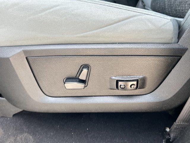 2020 Ram 1500 Classic SLT, available for sale in Great Neck, New York | Camy Cars. Great Neck, New York 2020 Ram 1500 Classic SLT, available for sale in Great Neck, New York | Camy Cars. Great Neck, New York
