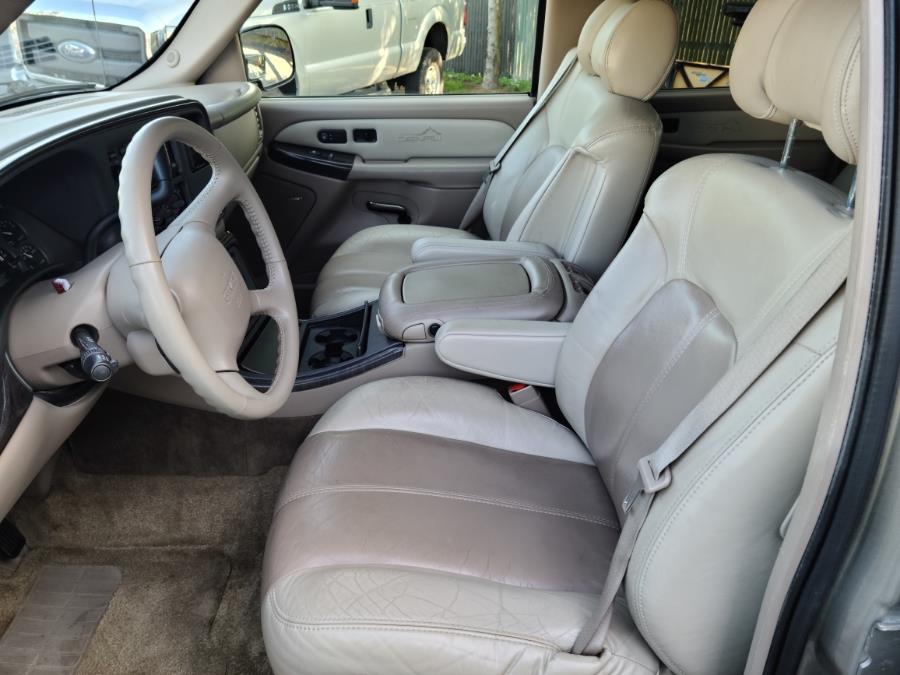 2002 GMC Yukon XL Denali 4dr 1500 AWD, available for sale in Milford, Connecticut | Chip's Auto Sales Inc. Milford, Connecticut 2002 GMC Yukon XL Denali 4dr 1500 AWD, available for sale in Milford, Connecticut | Chip's Auto Sales Inc. Milford, Connecticut