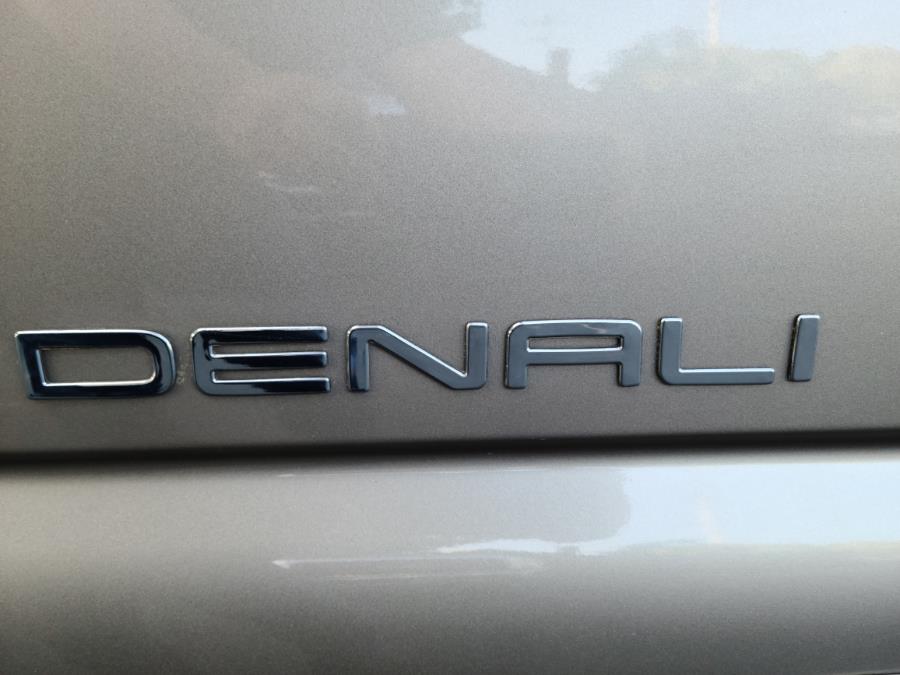 2002 GMC Yukon XL Denali 4dr 1500 AWD, available for sale in Milford, Connecticut | Chip's Auto Sales Inc. Milford, Connecticut 2002 GMC Yukon XL Denali 4dr 1500 AWD, available for sale in Milford, Connecticut | Chip's Auto Sales Inc. Milford, Connecticut