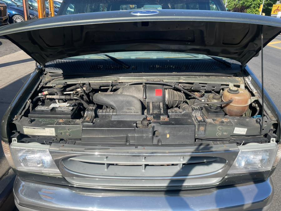 2002 Ford Econoline E-350 Super Duty XLT, available for sale in Jamaica, New York | Sylhet Motors Inc.. Jamaica, New York 2002 Ford Econoline E-350 Super Duty XLT, available for sale in Jamaica, New York | Sylhet Motors Inc.. Jamaica, New York