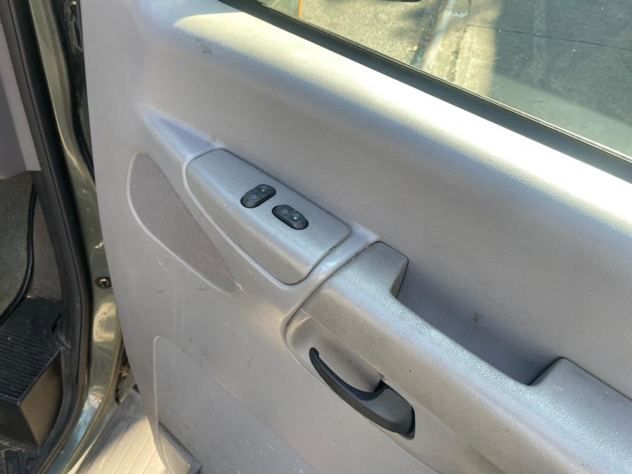 2002 Ford Econoline E-350 Super Duty XLT, available for sale in Jamaica, New York | Sylhet Motors Inc.. Jamaica, New York 2002 Ford Econoline E-350 Super Duty XLT, available for sale in Jamaica, New York | Sylhet Motors Inc.. Jamaica, New York