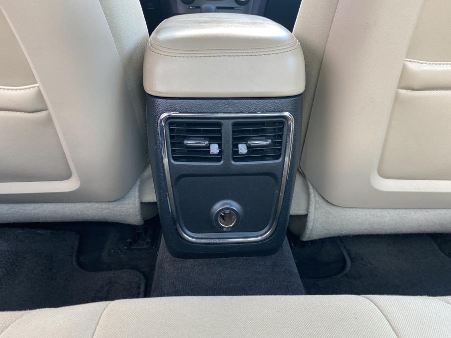 2014 Dodge Charger 4dr Sdn SE RWD, available for sale in Milford, Connecticut | Dealertown Auto Wholesalers. Milford, Connecticut 2014 Dodge Charger 4dr Sdn SE RWD, available for sale in Milford, Connecticut | Dealertown Auto Wholesalers. Milford, Connecticut