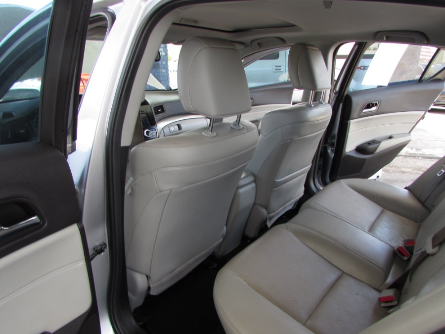 2017 Acura ILX Sedan w/Technology Plus Pkg, available for sale in Orlando, Florida | VIP Auto Enterprise, Inc. Orlando, Florida 2017 Acura ILX Sedan w/Technology Plus Pkg, available for sale in Orlando, Florida | VIP Auto Enterprise, Inc. Orlando, Florida