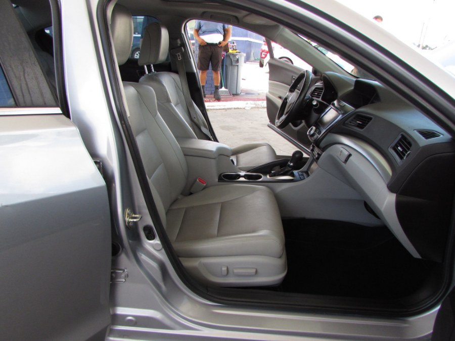 2017 Acura ILX Sedan w/Technology Plus Pkg, available for sale in Orlando, Florida | VIP Auto Enterprise, Inc. Orlando, Florida 2017 Acura ILX Sedan w/Technology Plus Pkg, available for sale in Orlando, Florida | VIP Auto Enterprise, Inc. Orlando, Florida