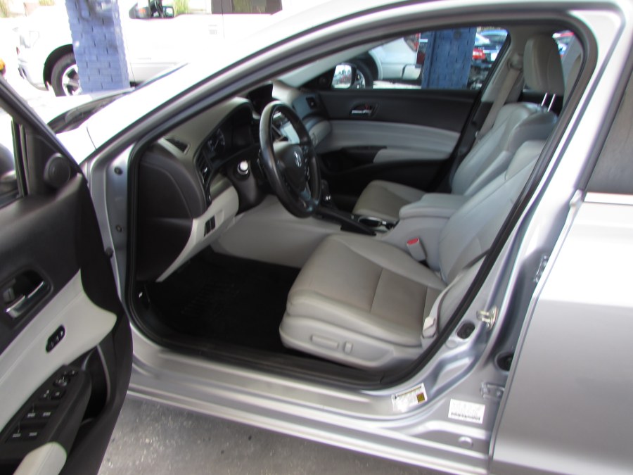 2017 Acura ILX Sedan w/Technology Plus Pkg, available for sale in Orlando, Florida | VIP Auto Enterprise, Inc. Orlando, Florida 2017 Acura ILX Sedan w/Technology Plus Pkg, available for sale in Orlando, Florida | VIP Auto Enterprise, Inc. Orlando, Florida