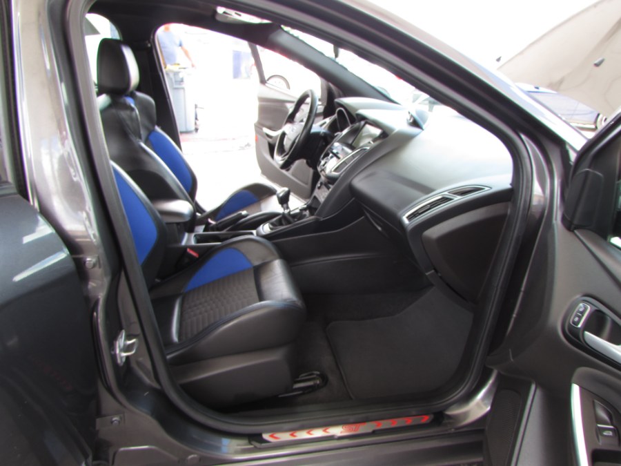 2016 Ford Focus 5dr HB ST, available for sale in Orlando, Florida | VIP Auto Enterprise, Inc. Orlando, Florida 2016 Ford Focus 5dr HB ST, available for sale in Orlando, Florida | VIP Auto Enterprise, Inc. Orlando, Florida