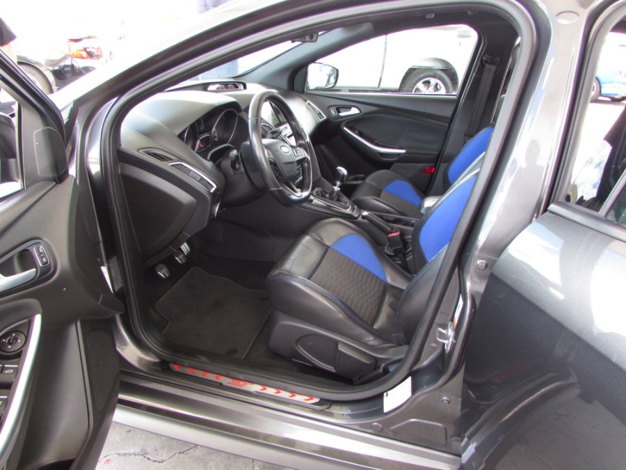 2016 Ford Focus 5dr HB ST, available for sale in Orlando, Florida | VIP Auto Enterprise, Inc. Orlando, Florida 2016 Ford Focus 5dr HB ST, available for sale in Orlando, Florida | VIP Auto Enterprise, Inc. Orlando, Florida