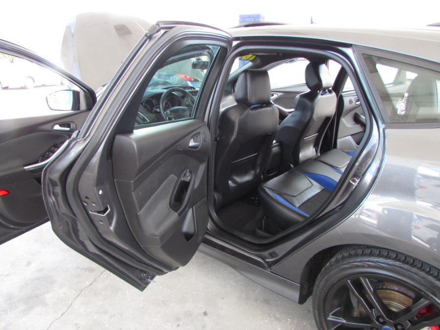 2016 Ford Focus 5dr HB ST, available for sale in Orlando, Florida | VIP Auto Enterprise, Inc. Orlando, Florida 2016 Ford Focus 5dr HB ST, available for sale in Orlando, Florida | VIP Auto Enterprise, Inc. Orlando, Florida