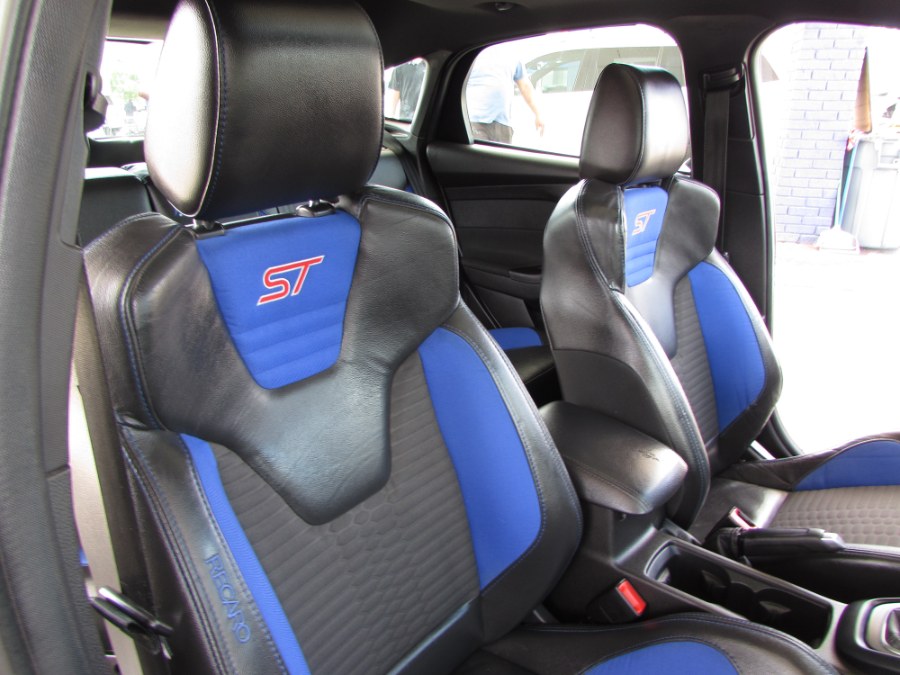 2016 Ford Focus 5dr HB ST, available for sale in Orlando, Florida | VIP Auto Enterprise, Inc. Orlando, Florida 2016 Ford Focus 5dr HB ST, available for sale in Orlando, Florida | VIP Auto Enterprise, Inc. Orlando, Florida