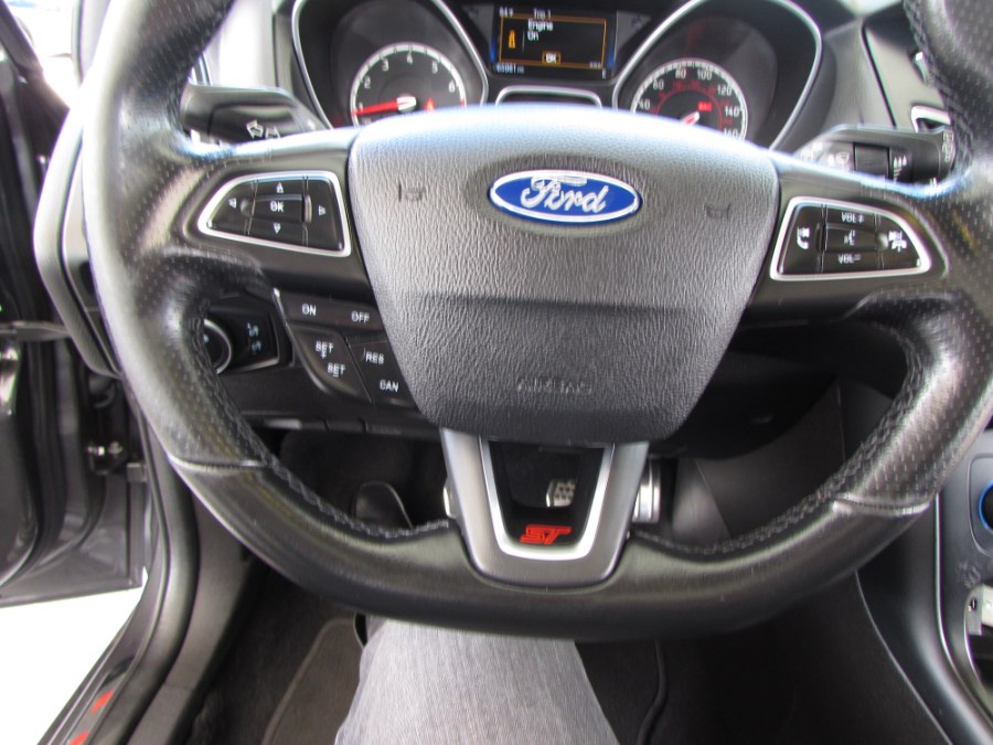 2016 Ford Focus 5dr HB ST, available for sale in Orlando, Florida | VIP Auto Enterprise, Inc. Orlando, Florida 2016 Ford Focus 5dr HB ST, available for sale in Orlando, Florida | VIP Auto Enterprise, Inc. Orlando, Florida