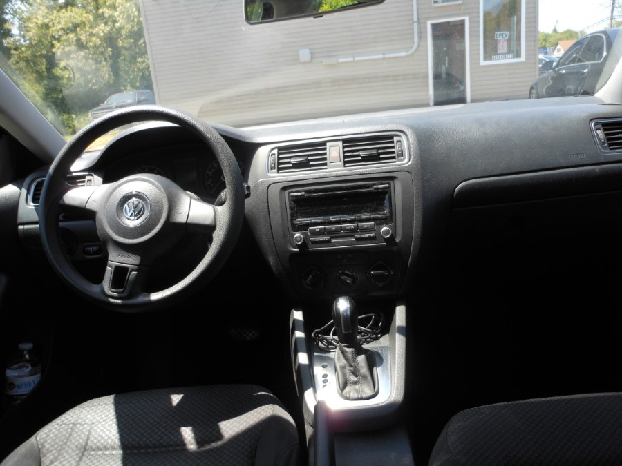 2014 Volkswagen Jetta Sedan 4dr Auto S, available for sale in Yantic, Connecticut | Yantic Auto Center. Yantic, Connecticut 2014 Volkswagen Jetta Sedan 4dr Auto S, available for sale in Yantic, Connecticut | Yantic Auto Center. Yantic, Connecticut