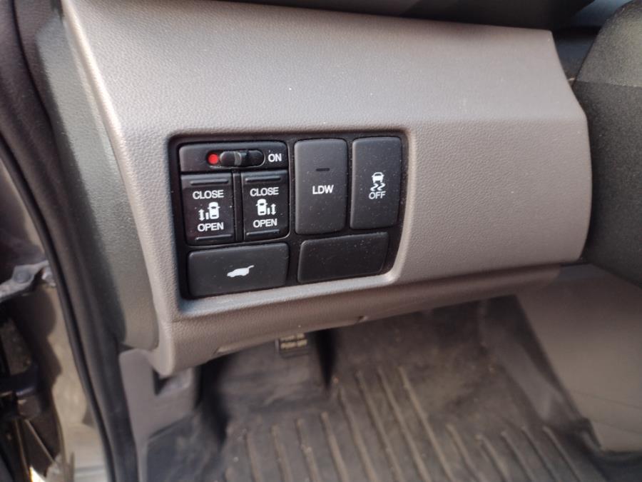 2014 Honda Odyssey 5dr EX-L w/Navi, available for sale in Chicopee, Massachusetts | Matts Auto Mall LLC. Chicopee, Massachusetts 2014 Honda Odyssey 5dr EX-L w/Navi, available for sale in Chicopee, Massachusetts | Matts Auto Mall LLC. Chicopee, Massachusetts