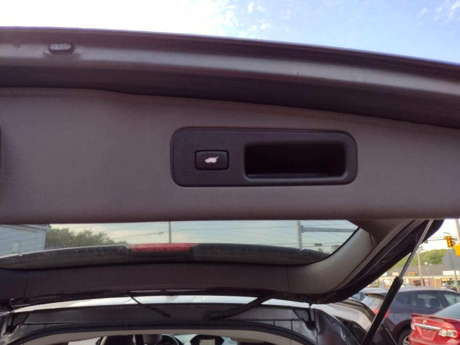 2014 Honda Odyssey 5dr EX-L w/Navi, available for sale in Chicopee, Massachusetts | Matts Auto Mall LLC. Chicopee, Massachusetts 2014 Honda Odyssey 5dr EX-L w/Navi, available for sale in Chicopee, Massachusetts | Matts Auto Mall LLC. Chicopee, Massachusetts