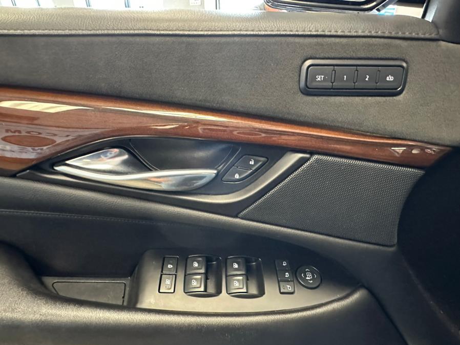 2019 Cadillac Escalade 4WD 4dr Luxury, available for sale in Inwood, New York | 5 Towns Drive. Inwood, New York 2019 Cadillac Escalade 4WD 4dr Luxury, available for sale in Inwood, New York | 5 Towns Drive. Inwood, New York