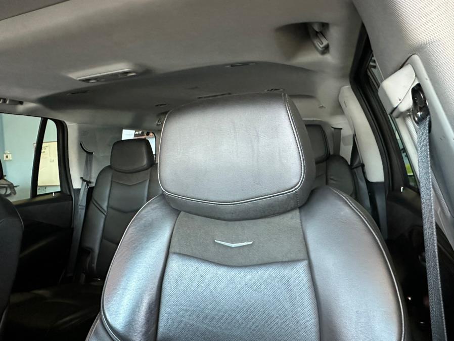 2019 Cadillac Escalade 4WD 4dr Luxury, available for sale in Inwood, New York | 5 Towns Drive. Inwood, New York 2019 Cadillac Escalade 4WD 4dr Luxury, available for sale in Inwood, New York | 5 Towns Drive. Inwood, New York