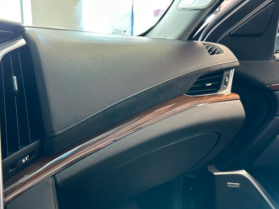 2019 Cadillac Escalade 4WD 4dr Luxury, available for sale in Inwood, New York | 5 Towns Drive. Inwood, New York 2019 Cadillac Escalade 4WD 4dr Luxury, available for sale in Inwood, New York | 5 Towns Drive. Inwood, New York