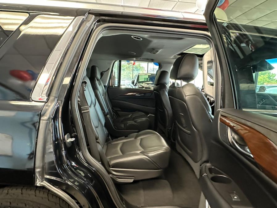 2019 Cadillac Escalade 4WD 4dr Luxury, available for sale in Inwood, New York | 5 Towns Drive. Inwood, New York 2019 Cadillac Escalade 4WD 4dr Luxury, available for sale in Inwood, New York | 5 Towns Drive. Inwood, New York