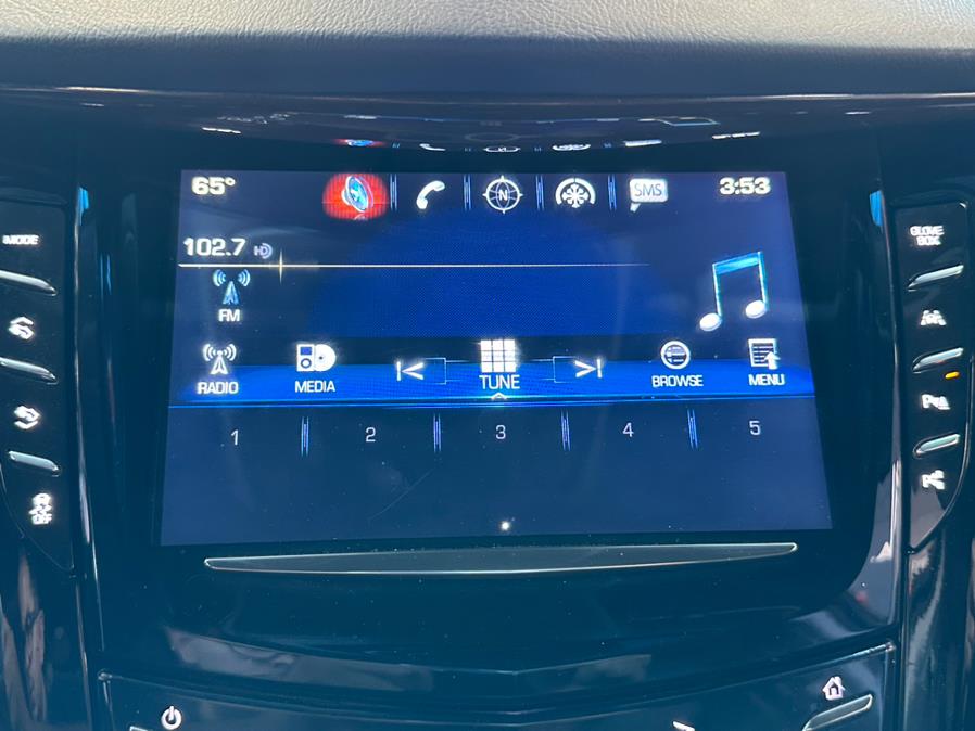 2019 Cadillac Escalade 4WD 4dr Luxury, available for sale in Inwood, New York | 5 Towns Drive. Inwood, New York 2019 Cadillac Escalade 4WD 4dr Luxury, available for sale in Inwood, New York | 5 Towns Drive. Inwood, New York
