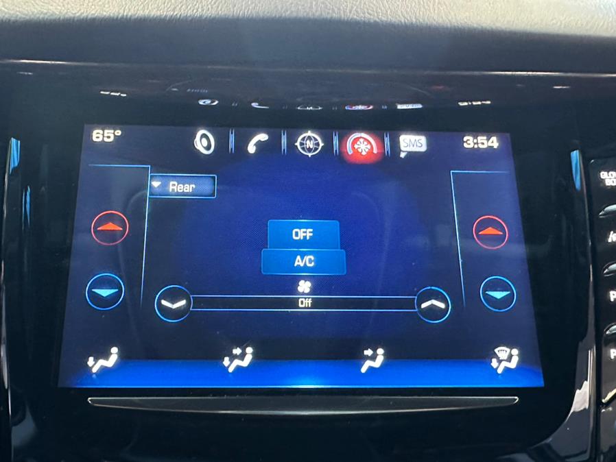 2019 Cadillac Escalade 4WD 4dr Luxury, available for sale in Inwood, New York | 5 Towns Drive. Inwood, New York 2019 Cadillac Escalade 4WD 4dr Luxury, available for sale in Inwood, New York | 5 Towns Drive. Inwood, New York