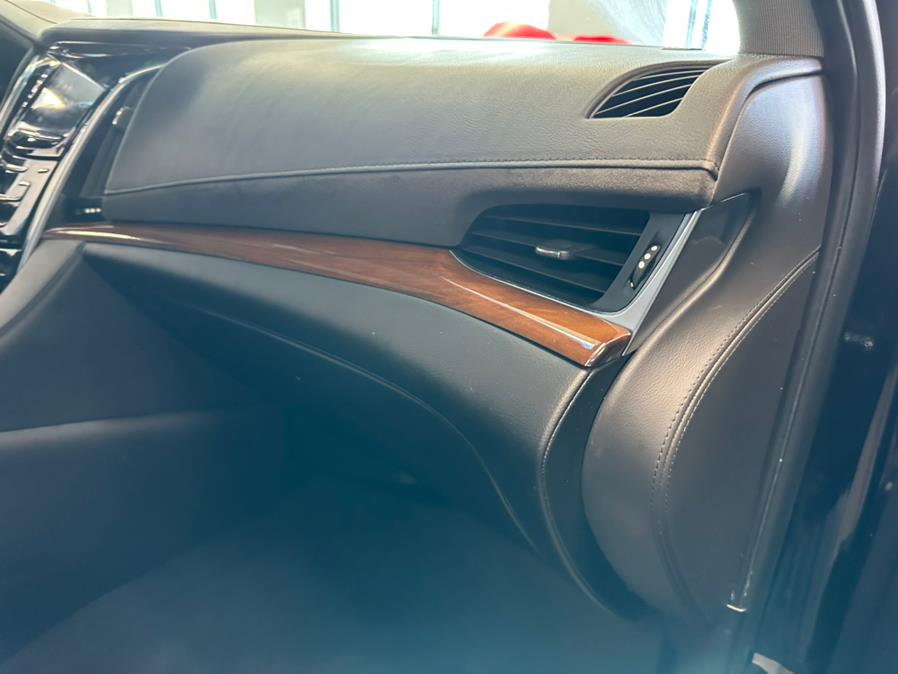 2019 Cadillac Escalade 4WD 4dr Luxury, available for sale in Inwood, New York | 5 Towns Drive. Inwood, New York 2019 Cadillac Escalade 4WD 4dr Luxury, available for sale in Inwood, New York | 5 Towns Drive. Inwood, New York