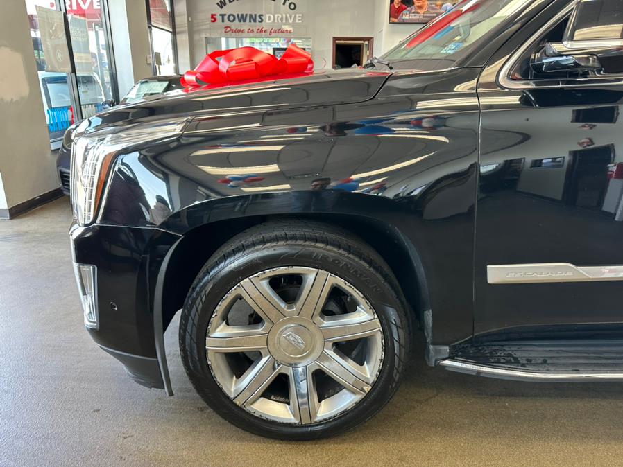 2019 Cadillac Escalade 4WD 4dr Luxury, available for sale in Inwood, New York | 5 Towns Drive. Inwood, New York 2019 Cadillac Escalade 4WD 4dr Luxury, available for sale in Inwood, New York | 5 Towns Drive. Inwood, New York