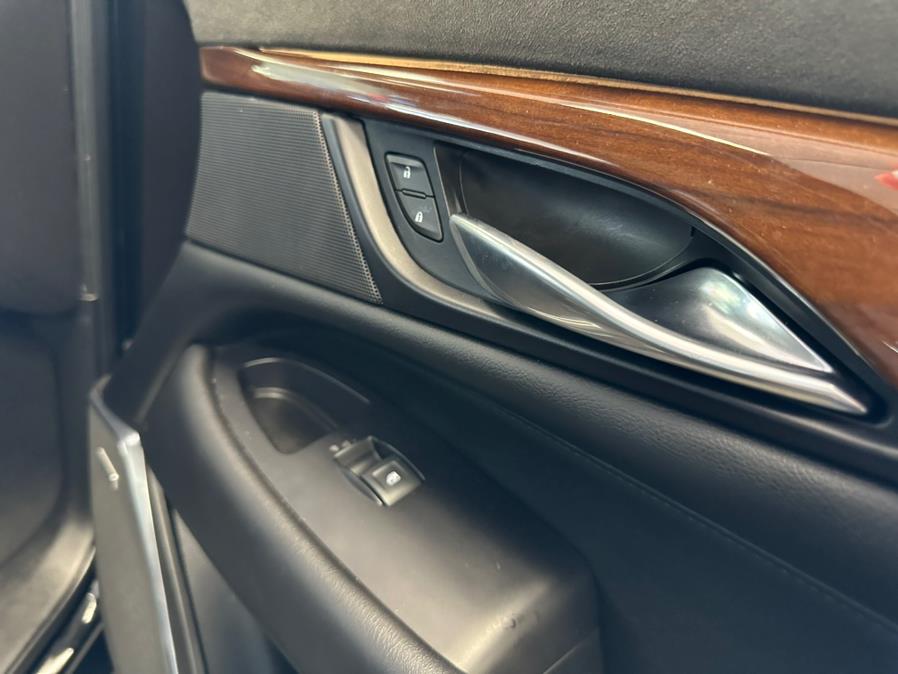 2019 Cadillac Escalade 4WD 4dr Luxury, available for sale in Inwood, New York | 5 Towns Drive. Inwood, New York 2019 Cadillac Escalade 4WD 4dr Luxury, available for sale in Inwood, New York | 5 Towns Drive. Inwood, New York