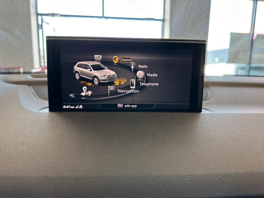 2018 Audi Q7 3.0 TFSI Premium, available for sale in Inwood, New York | 5 Towns Drive. Inwood, New York 2018 Audi Q7 3.0 TFSI Premium, available for sale in Inwood, New York | 5 Towns Drive. Inwood, New York