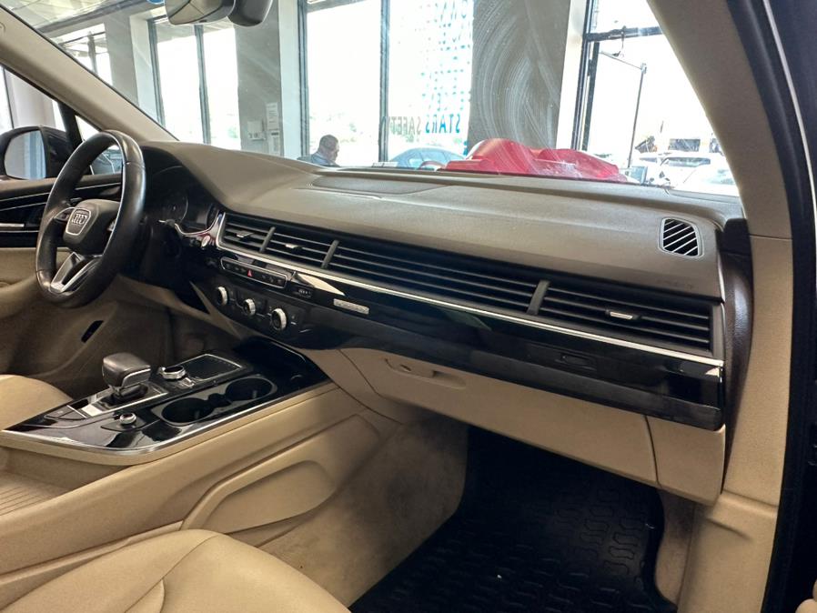 2018 Audi Q7 3.0 TFSI Premium, available for sale in Inwood, New York | 5 Towns Drive. Inwood, New York 2018 Audi Q7 3.0 TFSI Premium, available for sale in Inwood, New York | 5 Towns Drive. Inwood, New York