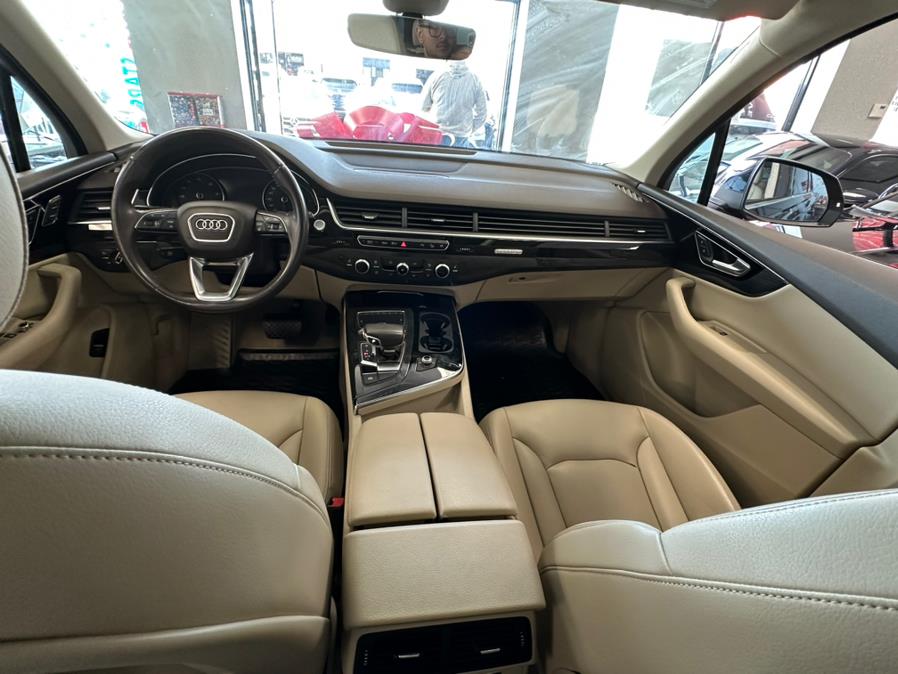 2018 Audi Q7 3.0 TFSI Premium, available for sale in Inwood, New York | 5 Towns Drive. Inwood, New York 2018 Audi Q7 3.0 TFSI Premium, available for sale in Inwood, New York | 5 Towns Drive. Inwood, New York