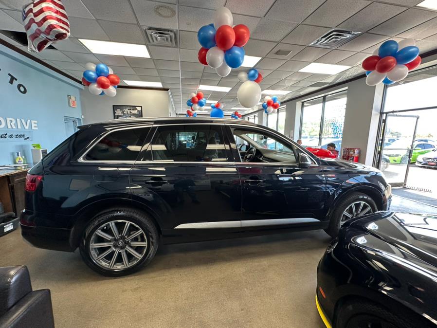 2018 Audi Q7 3.0 TFSI Premium, available for sale in Inwood, New York | 5 Towns Drive. Inwood, New York 2018 Audi Q7 3.0 TFSI Premium, available for sale in Inwood, New York | 5 Towns Drive. Inwood, New York