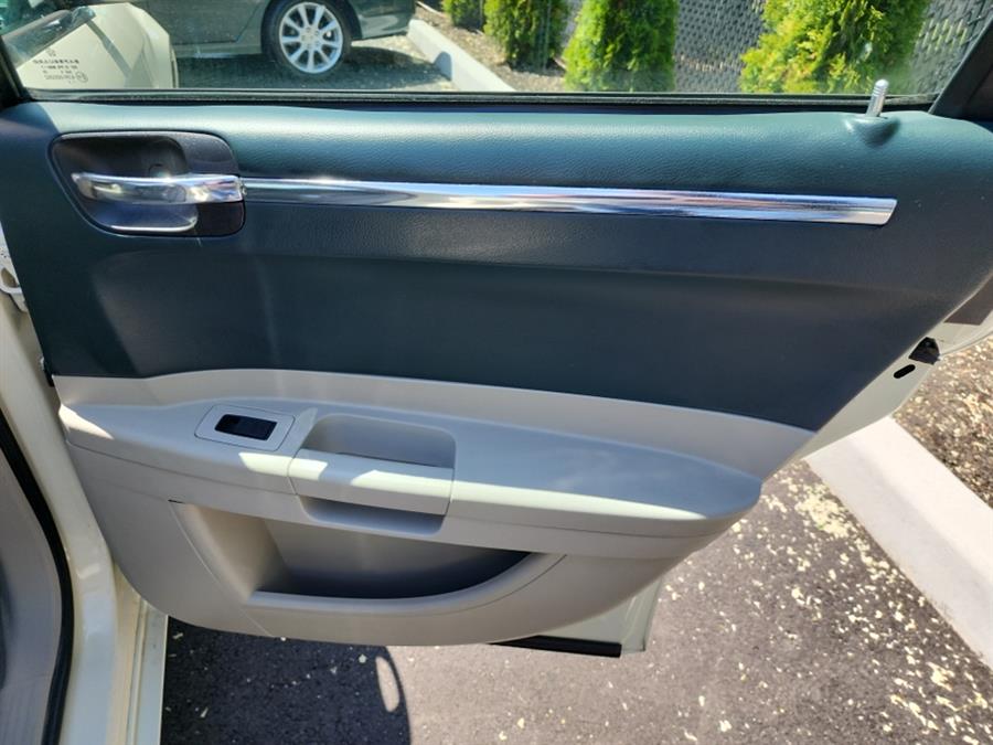 2005 Chrysler 300 4dr Sdn 300 Touring *Ltd Avail*, available for sale in Islip, New York | L.I. Auto Gallery. Islip, New York 2005 Chrysler 300 4dr Sdn 300 Touring *Ltd Avail*, available for sale in Islip, New York | L.I. Auto Gallery. Islip, New York