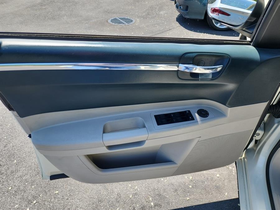 2005 Chrysler 300 4dr Sdn 300 Touring *Ltd Avail*, available for sale in Islip, New York | L.I. Auto Gallery. Islip, New York 2005 Chrysler 300 4dr Sdn 300 Touring *Ltd Avail*, available for sale in Islip, New York | L.I. Auto Gallery. Islip, New York