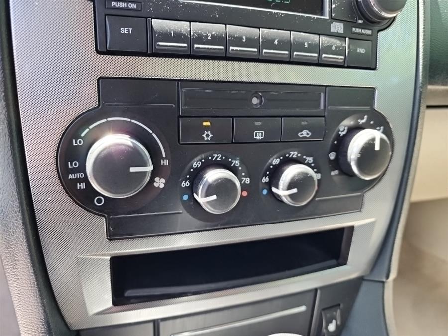 2005 Chrysler 300 4dr Sdn 300 Touring *Ltd Avail*, available for sale in Islip, New York | L.I. Auto Gallery. Islip, New York 2005 Chrysler 300 4dr Sdn 300 Touring *Ltd Avail*, available for sale in Islip, New York | L.I. Auto Gallery. Islip, New York
