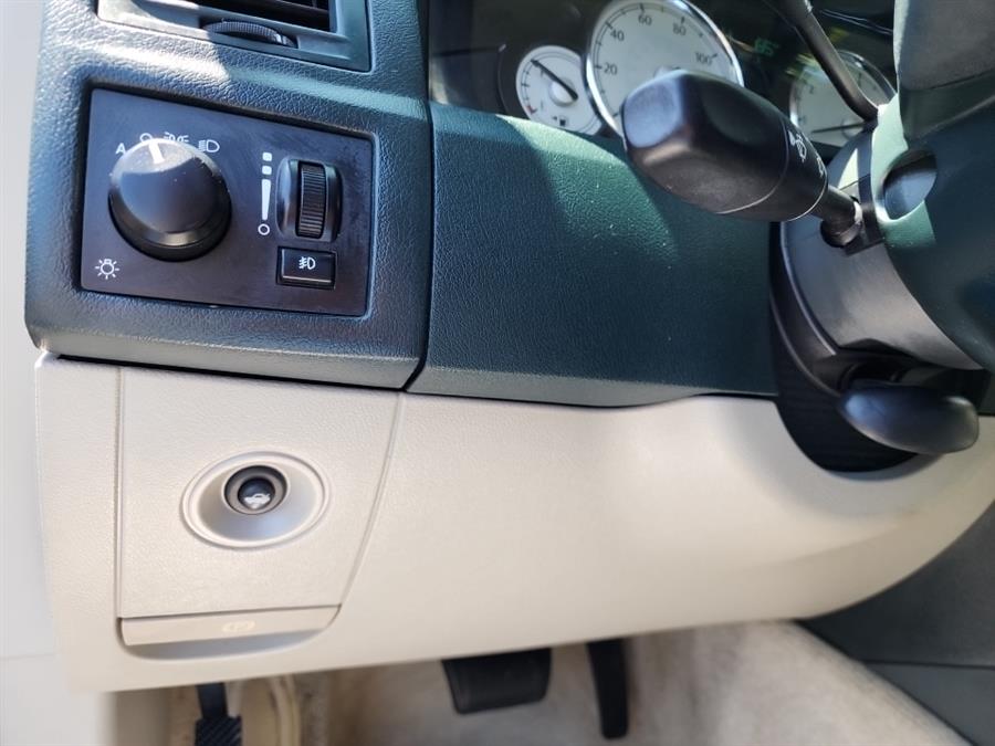 2005 Chrysler 300 4dr Sdn 300 Touring *Ltd Avail*, available for sale in Islip, New York | L.I. Auto Gallery. Islip, New York 2005 Chrysler 300 4dr Sdn 300 Touring *Ltd Avail*, available for sale in Islip, New York | L.I. Auto Gallery. Islip, New York