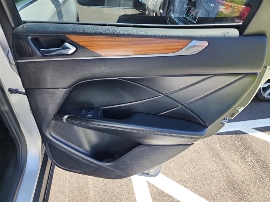 2015 Lincoln MKC AWD 4dr, available for sale in Islip, New York | L.I. Auto Gallery. Islip, New York 2015 Lincoln MKC AWD 4dr, available for sale in Islip, New York | L.I. Auto Gallery. Islip, New York