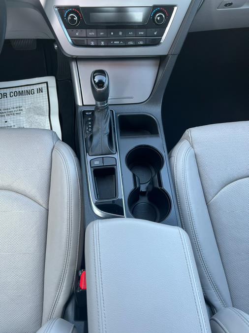 2015 Hyundai Sonata 4dr Sdn 2.4L Limited, available for sale in Berlin, Connecticut | Main Auto of Berlin. Berlin, Connecticut 2015 Hyundai Sonata 4dr Sdn 2.4L Limited, available for sale in Berlin, Connecticut | Main Auto of Berlin. Berlin, Connecticut