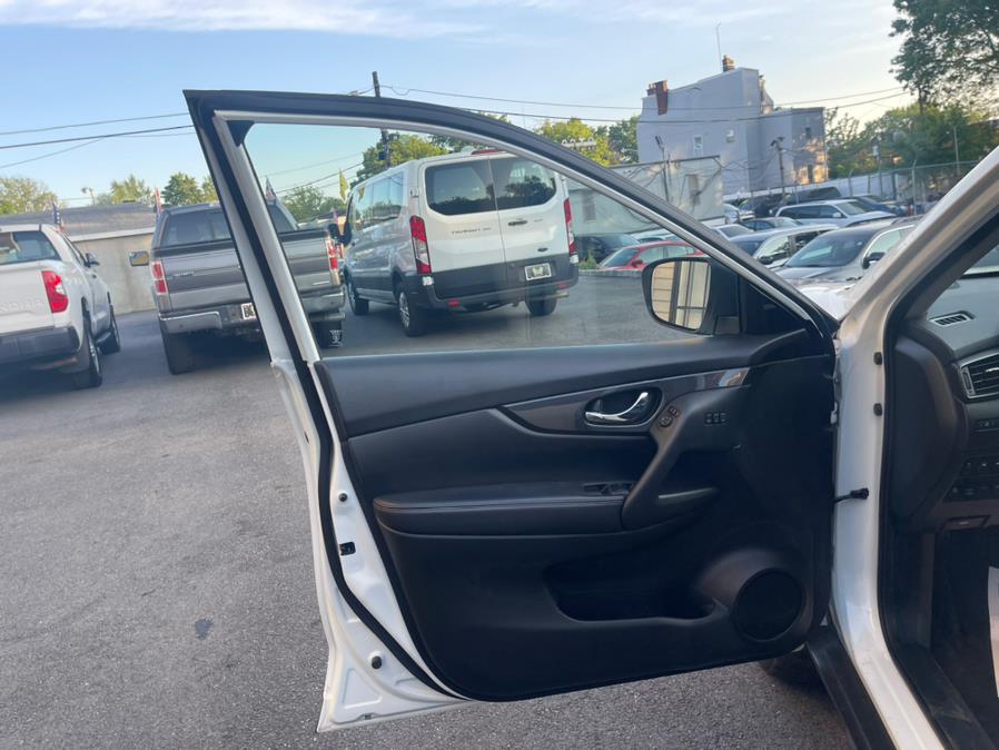 2020 Nissan Rogue AWD SV, available for sale in Irvington, New Jersey | Elis Motors Corp. Irvington, New Jersey 2020 Nissan Rogue AWD SV, available for sale in Irvington, New Jersey | Elis Motors Corp. Irvington, New Jersey