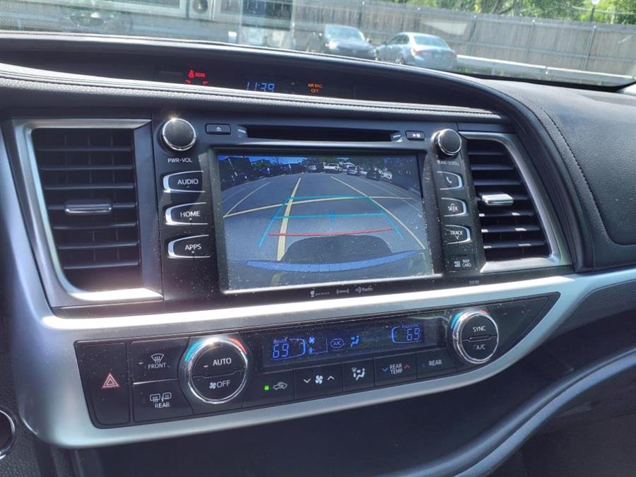 2019 Toyota Highlander SE, available for sale in Andover, Massachusetts | Autouse. Andover, Massachusetts 2019 Toyota Highlander SE, available for sale in Andover, Massachusetts | Autouse. Andover, Massachusetts