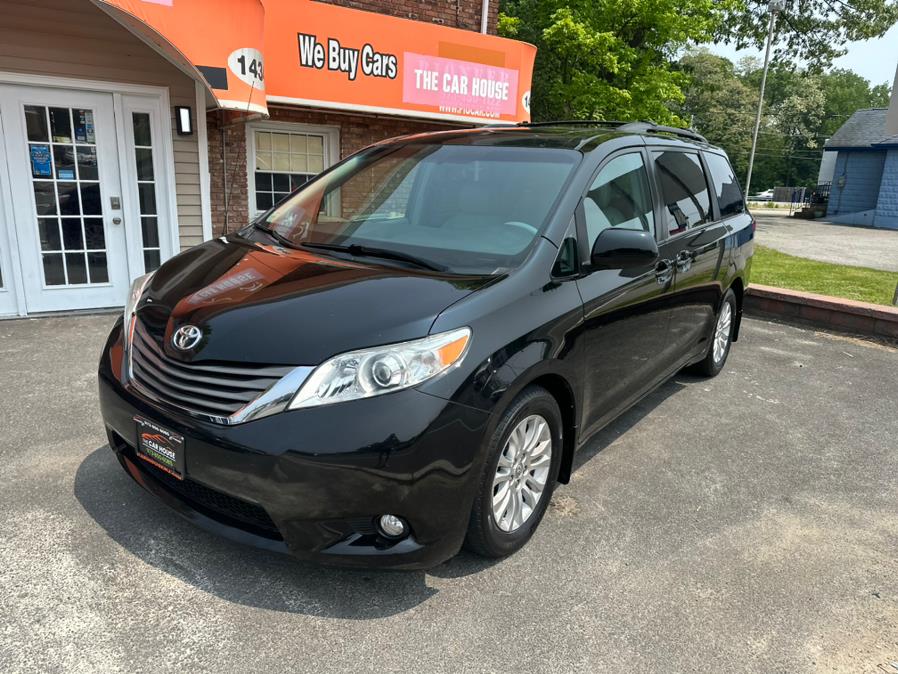 2012 Toyota Sienna 5dr 8-Pass Van V6 XLE FWD (Natl), available for sale in Bloomingdale, New Jersey | Bloomingdale Auto Group. Bloomingdale, New Jersey